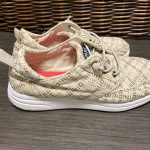 SPERRY Girls' Baycoast Sneaker Gold/Geo 12.5 Medium US Little Kid